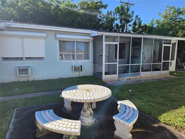 Photo - 2213 Lincoln St Unit 14