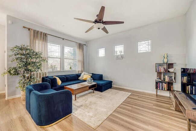 Photo - 1009 Taulbee Ln Unit H