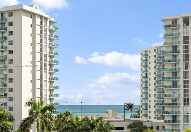 Building Photo - 3800 S Ocean Dr Unit 516