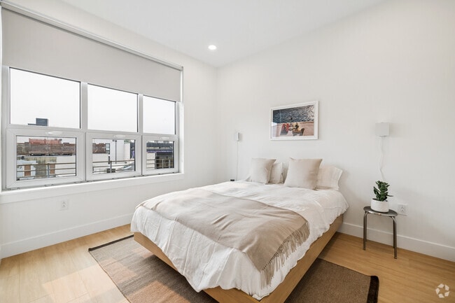 2BR, 2BA - 798SF - Primary Bedroom