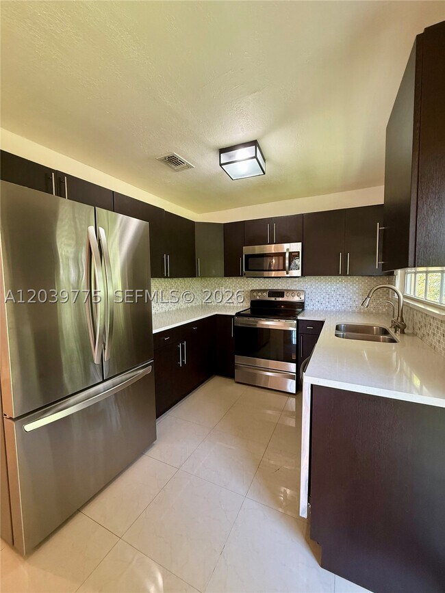 Photo - 4456 SW 10th St