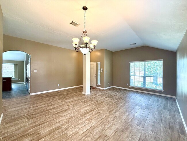 Photo - 10022 Driftwood Park Dr