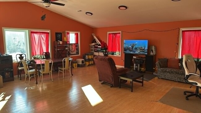 Building Photo - 254 Notch Rd