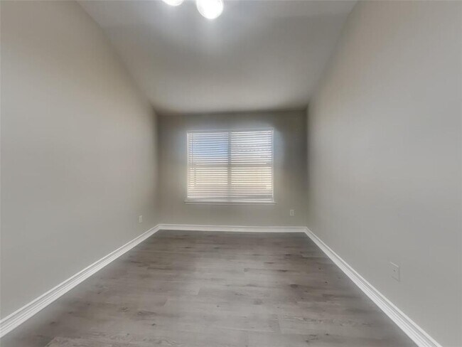 Photo - 29418 Fox River Dr