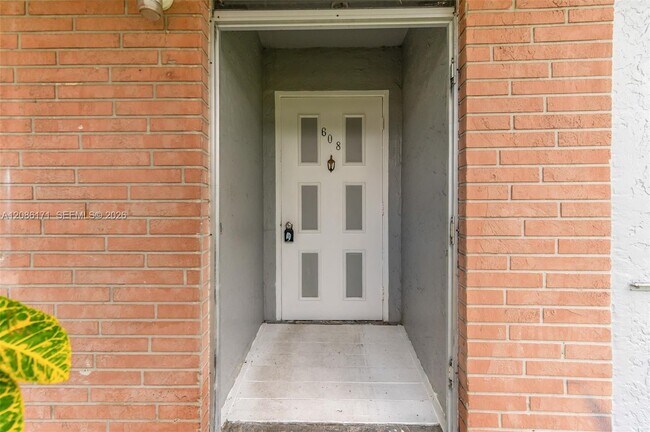 Photo - 608 SW 76th Terrace