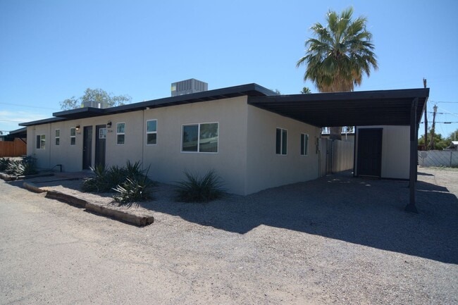 Photo - Remodeled 2 Bedroom 1 Bath Duplex! Great Central Tucson Location!