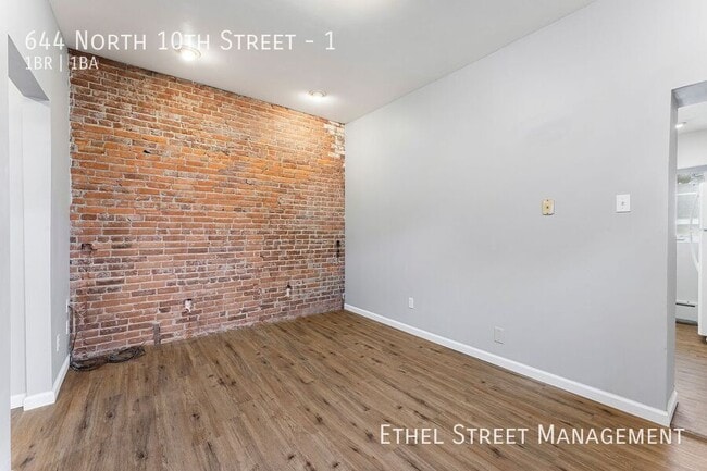 Photo - 644 N 10th St Unit 1