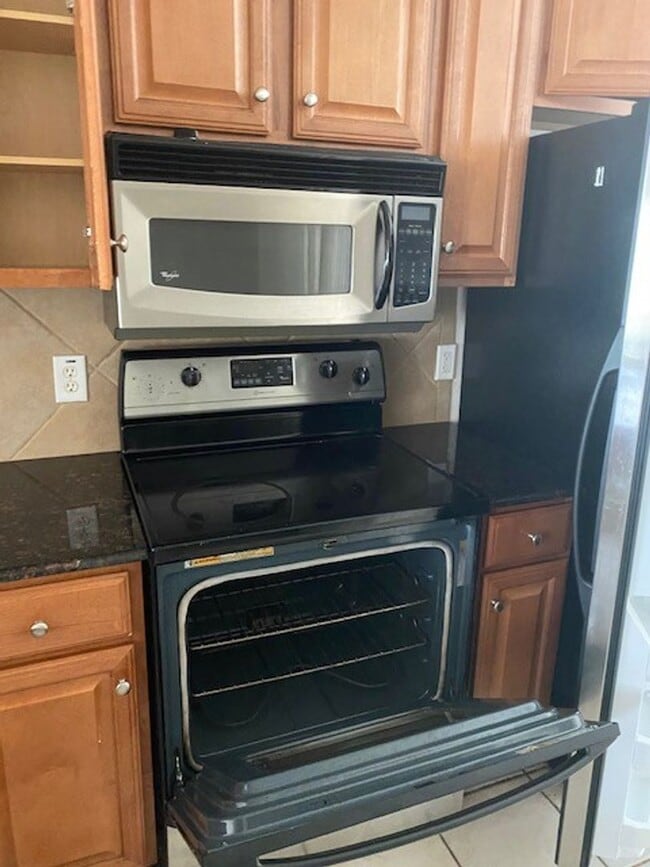 Photo - NICE 2 BEDROOM 1 BATH LEASE HOME WITH 1116 SF