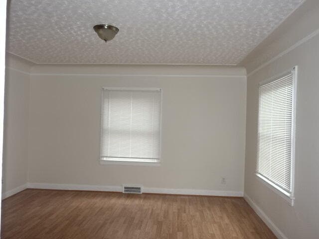 Photo - 8205 Outer Dr E