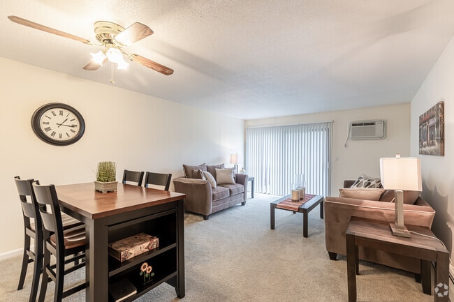 2BR, 1BA - Living Area