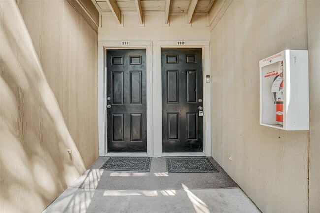 Photo - 3018 S 1st St Unidad 110