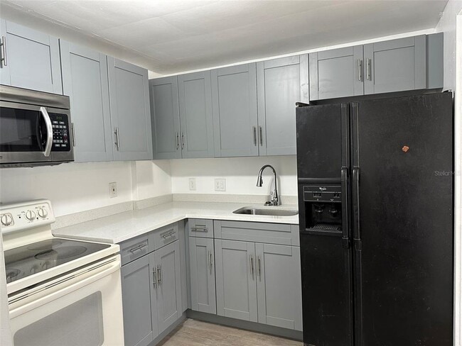 Photo - 6360 30th St N