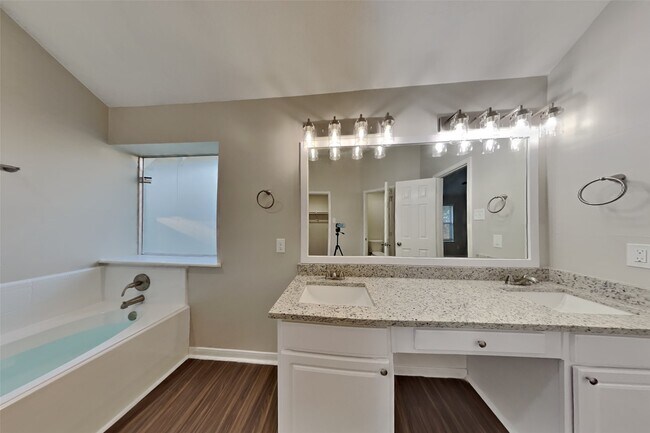 Building Photo - 16926 Pheasant Ridge Dr