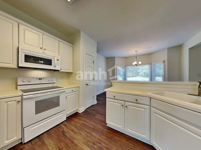 Photo - 2402 Clovelly Ct