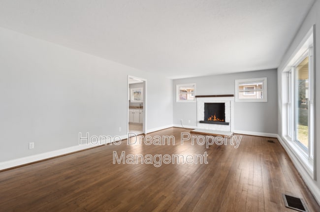 Photo - 354 Berry St