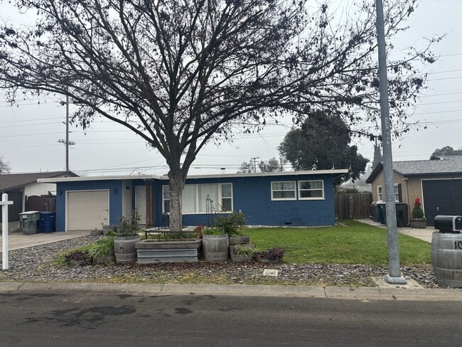 Photo - 1018 Badgley Dr