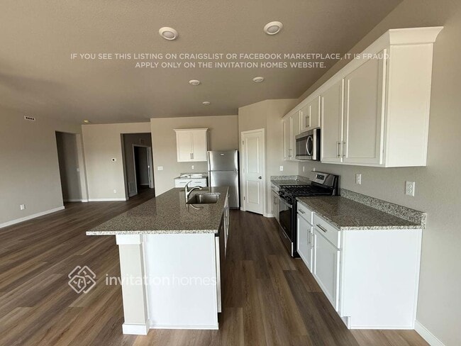 Photo - 972 Cascade Falls St