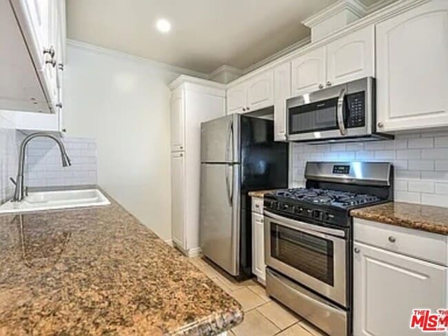 Photo - 1112 N Olive Dr Unit F