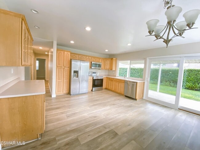 Photo - 898 Silver Cloud St