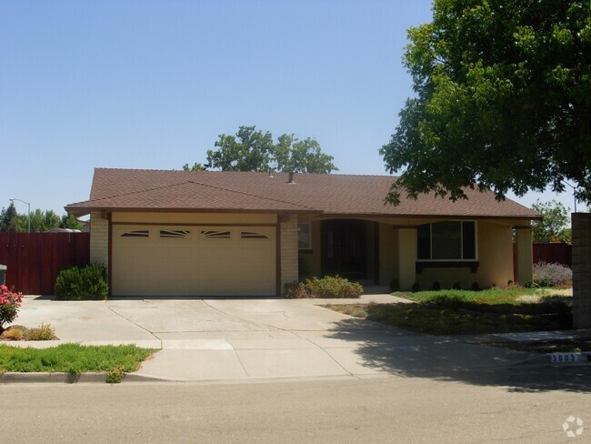 Building Photo - PLEASANTON SINGLE LEVEL HOUSE