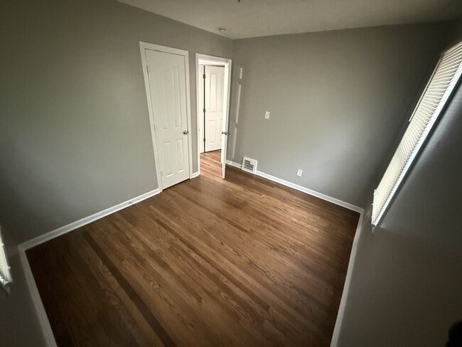 Photo - 21418 Raymond St
