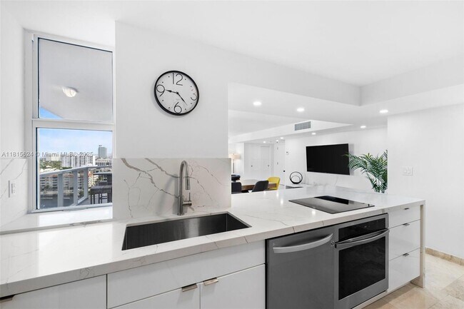 Photo - 2401 Collins Ave Unit 1508