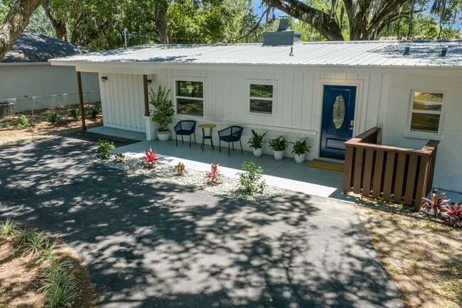 Building Photo - 629 SE 29th Terrace
