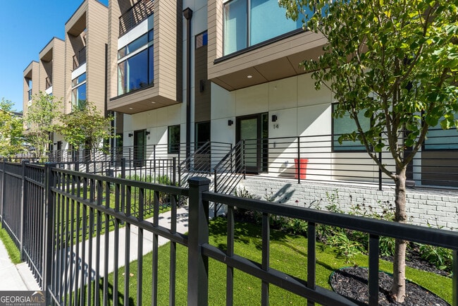 Photo - 1099 North Avenue NE