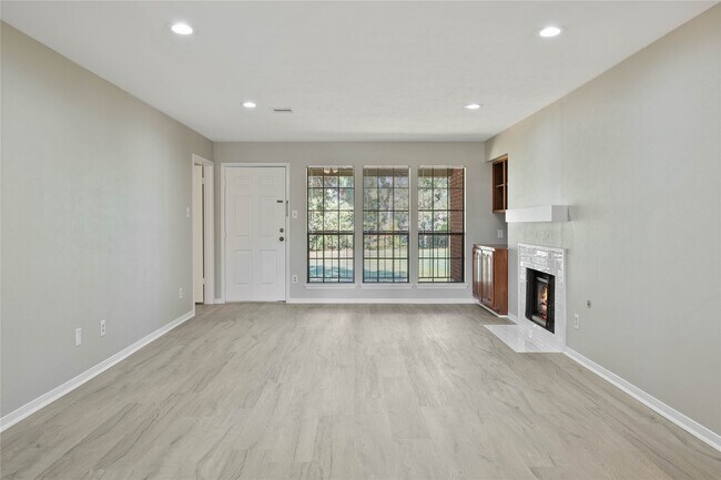 Photo - 200 Panorama Dr Unit 107