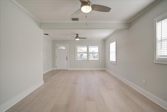 Photo - 320 NW 6th Ave