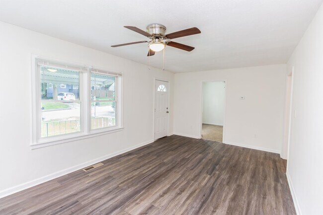 Photo - 231 Maple St