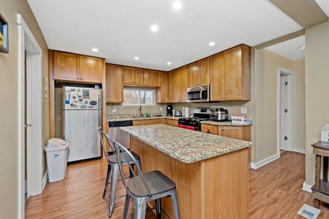 Building Photo - 131 Ulysses St Unit 131 Ulysses St.  #2