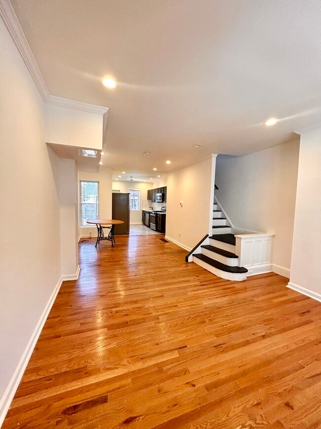 Photo - 2233 Bonaffon St