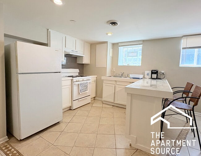 Photo - 125 S Leavitt St Unit B