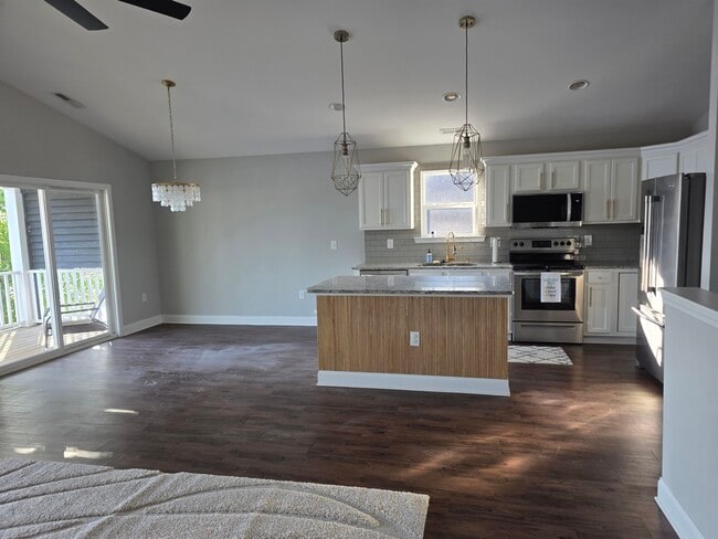 Photo - 1048 Meadowoods Dr