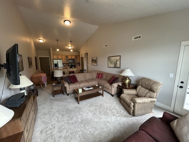 Photo - 2025 Mullan Rd