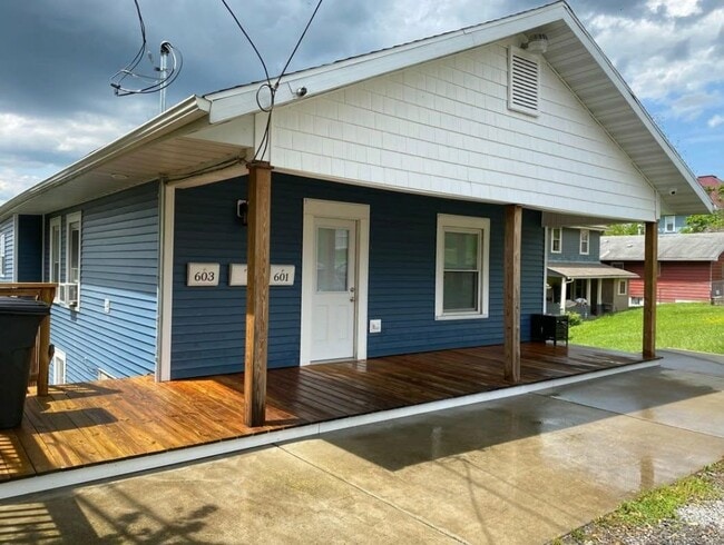 Building Photo - 601 Clinton Ave Unit 601