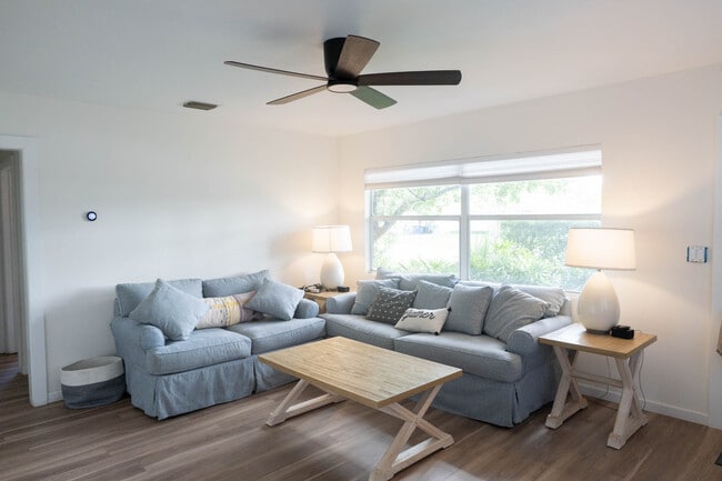 Photo - 704 Yelvington Ave