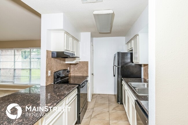 Photo - 1215 New Tree Ln