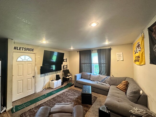 Photo - 1207-1207 Euclid Ave Unit 1203
