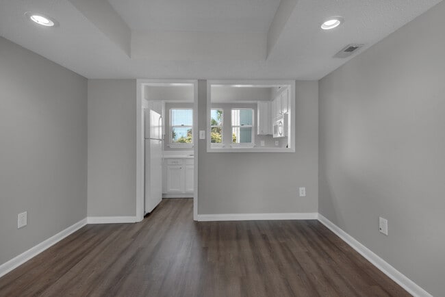 223 - Somerset Oceanside Apartments