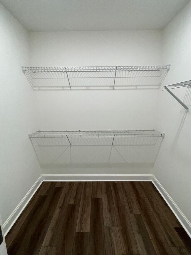 Photo - 3 Bed/2 Bath Home with 2 Car Garage