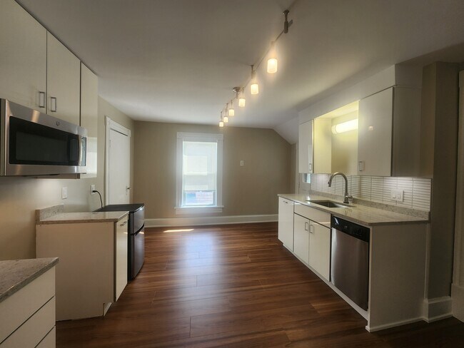 Photo - 976 Bailey Ave Unit 976 Bailey