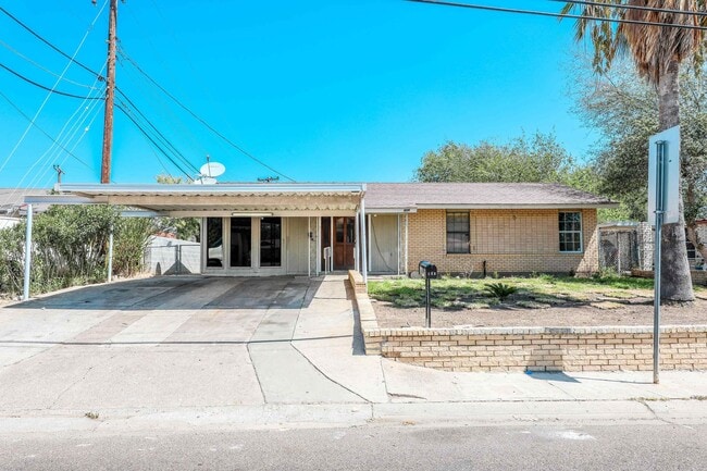Building Photo - 806 Bustamante St Rental