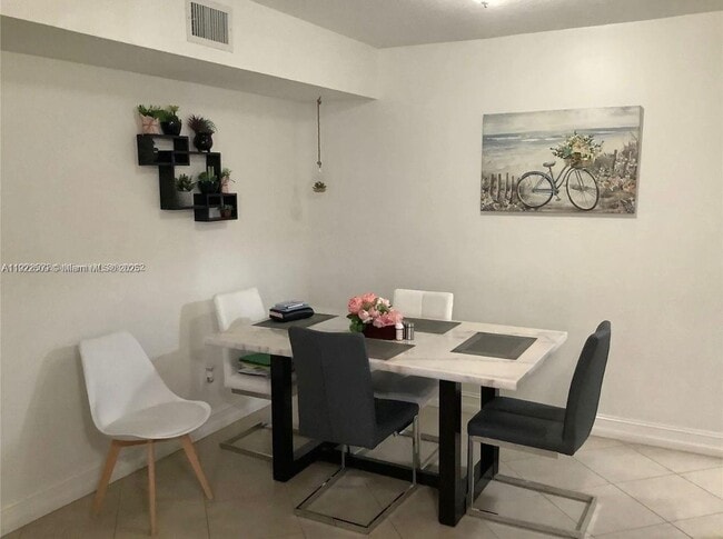 Photo - 10052 Winding Lake Rd Unit 104