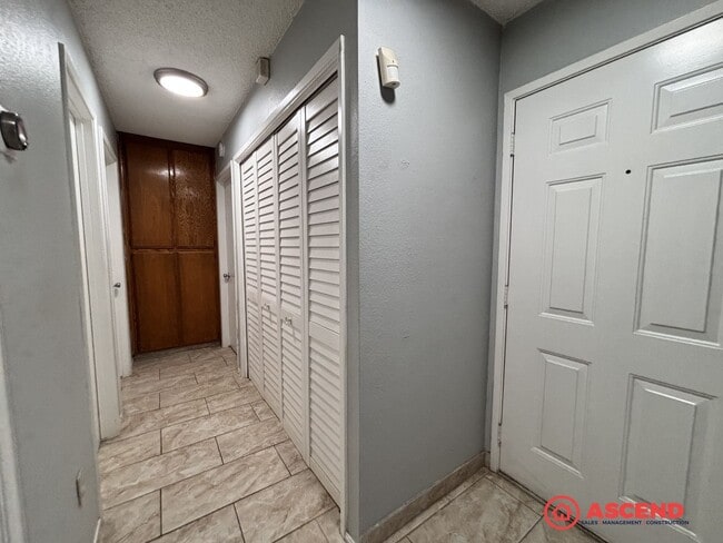 Photo - Cute 2 Bedroom Off Stockdale Hwy and California Ave!