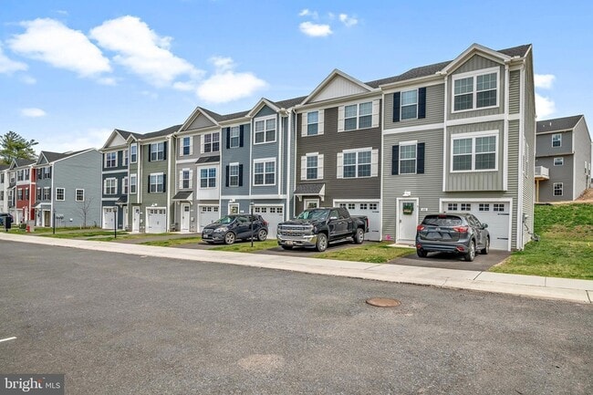 Building Photo - 495 S Spring Garden St Rental