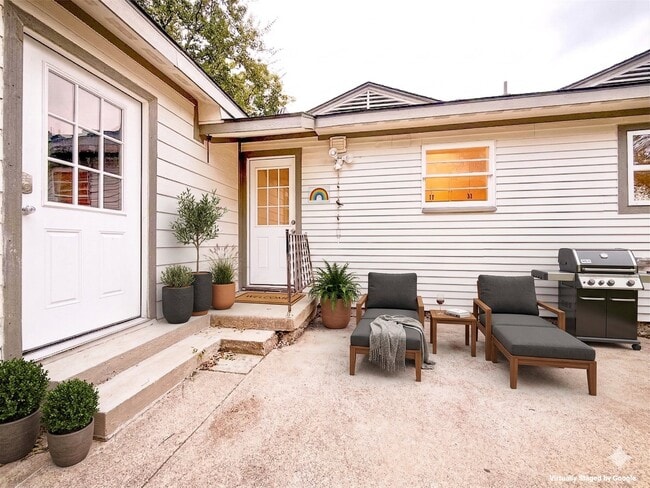 Photo - 1315 Whitley Dr Unit 1315 Whitley Dr 2