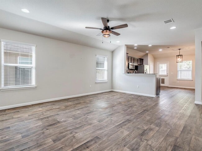 Photo - 136 Dunlin Ln