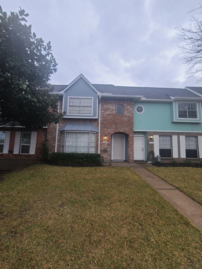 Front of House (Wide View)